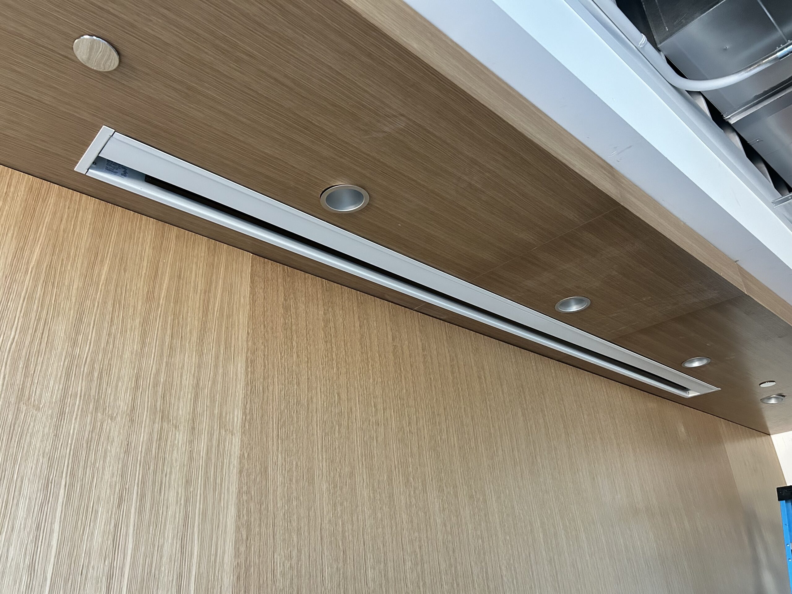 115213 Projection Screen - Draper Inc
